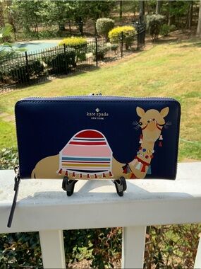 kate spade Novelty Camel Leather navy gold zip-around continental wallet EUC